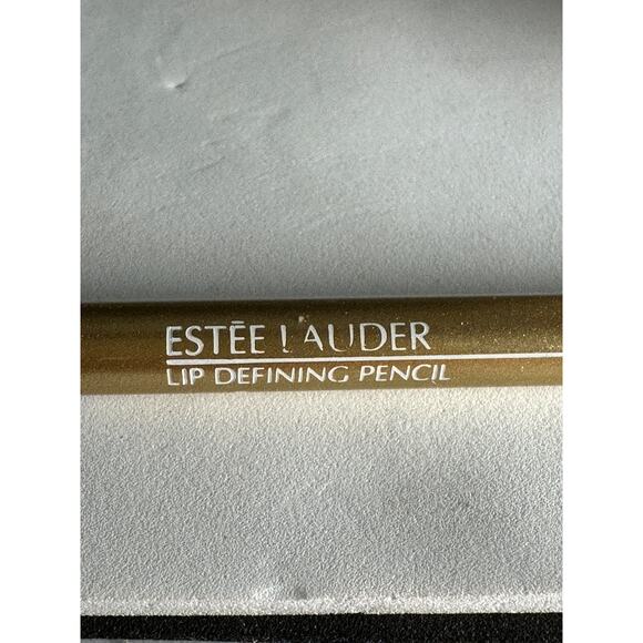 NEW Estee Lauder Lip Defining Pencil; Tawny - Picture 2 of 3
